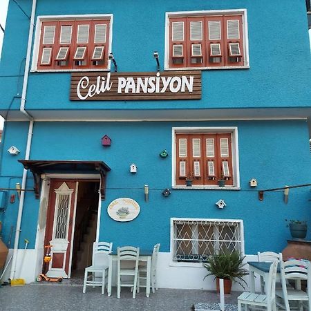 Celil Pansiyon Ayvalı Eksteriør bilde